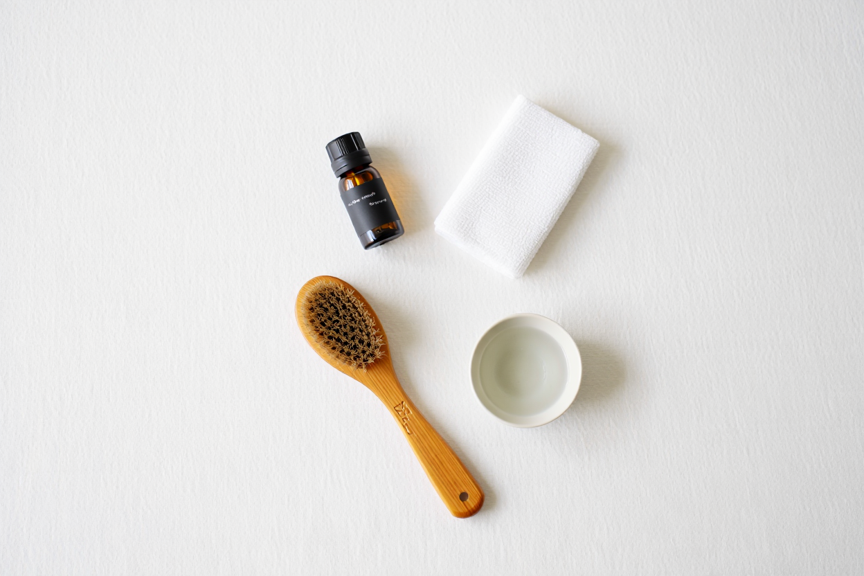 Halı bakımı için doğal temizlik malzemeleri düzenli yerleşimde